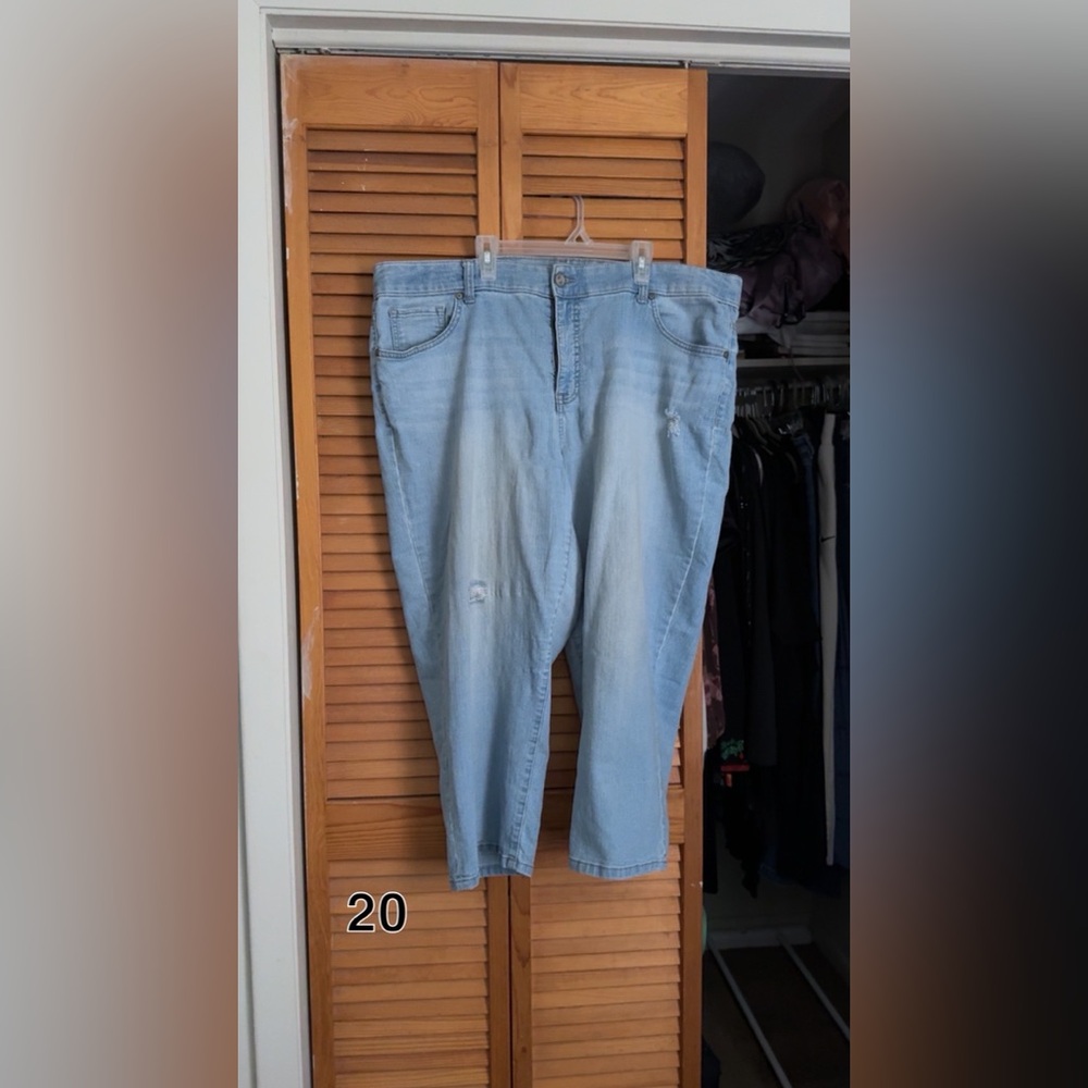 Women's Light Blue Jean capris